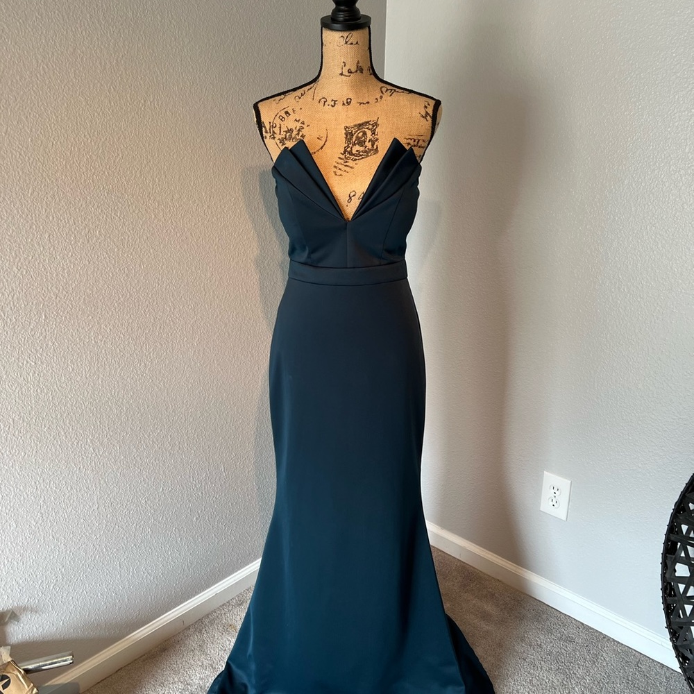 Missord Fold Pleated Floor Length Formal Gown